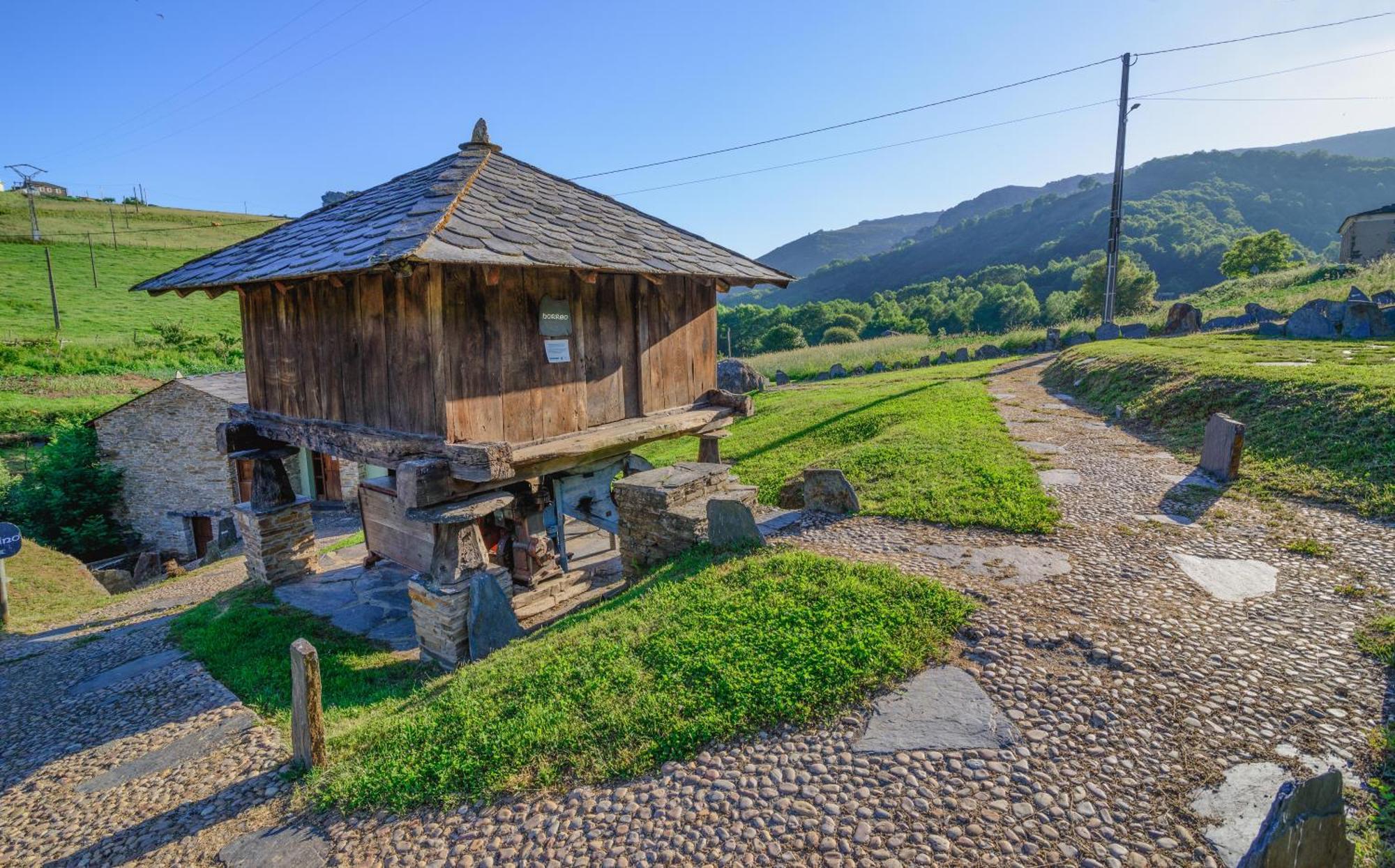 Apartamentos Rurales Tin Turismo Santa Eulalia de Oscos Buitenkant foto